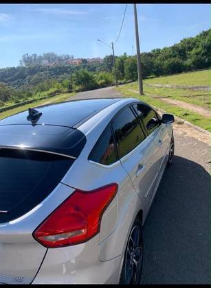 FORD FOCUS 2.0 TITANIUM PLUS FASTBACK 16V FLEX 4P POWERSHIFT